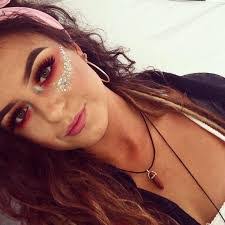 Anna Flood's Instagram, Twitter & Facebook