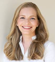 Annie Weis's Instagram, Twitter & Facebook