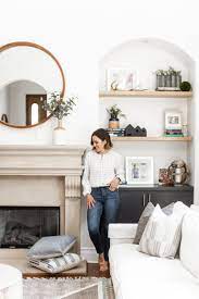 How The Founder Of Elsie Home Brings Warmth To Her Mediterranean Style Abode Home Pillow Styling Living Room Style