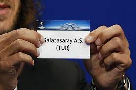 Galatasaray, uefa şampiyonlar ligi i̇kinci ön eleme turu ilk ayağında hollanda temsilcisi psv eindhoven ile oynayacağı maçın hazırlıklarına akşam yaptığı antrenmanla devam etti. Eilmeldung Galatasaray Trifft In Der Cl Qualifikation Auf Psv Eindhoven Ligablatt Fussball Zur Stunde
