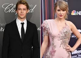 But earlier this week, the english actor inadvertently confirmed that he is in quarantine with his girlfriend by posting photos of what appear to be taylor's cats. When Did Taylor Swift And Joe Alwyn Start Dating Popsugar Celebrity