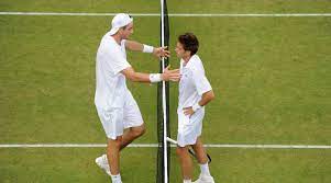 The tennis rules for singles and doubles matches are a little different, although mainly regarding serving order and court size. Video En 2010 John Isner Et Nicolas Mahut Jouaient Le Match Le Plus Long De L Histoire