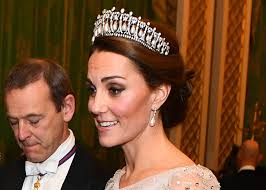 Tiara dan Mahkota, Apa Bedanya?