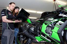 Handfest Zweiradmechatroniker In