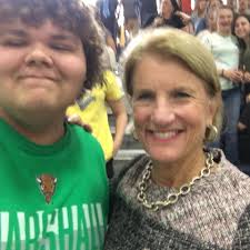 Hey guys ! To start off the new school year, we would like to introduce our  new cabinet for the fall of 2020 to the spring of 2021. We hope that u