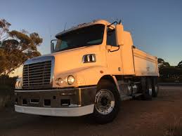 Tipper Truck JS Bobcat Freightliner 6 wheel - JSBobcat