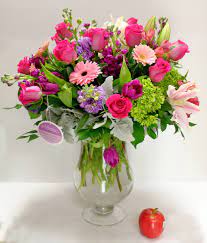 With more than 2 million happy customers served, we are. Send Dazzling Bouquet In Washington Dc From York Flowers The Best Florist In Washington All Fl Table Flower Arrangements Flower Arrangements Flower Delivery
