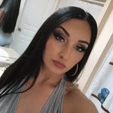 Deena Scott (@deenamariescott)