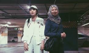 Kisah zana yang mahu mengikut jejak langkah ayahnya, mengejar kerjaya sebagai anggota tentera. Janna Puas 10 Juta Tonton Leftenan Zana