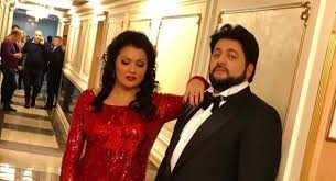 В общем узнала я не только о бывшей жене, но и о том, что никаких консерваторий юсиф не заканчивал. Muzh Anny Netrebko Podaril Ej Plate Kak U Pervoj Ledi Ssha Foto Forumdaily Woman