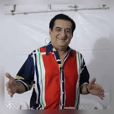 Luego de que se conociera el delicado estado de salud del cantante vallenato jorge oñate , quien se encuentra recluido en una uci por una infección respiratoria aguda, son varios los rumores que han surgido sobre su supuesta muerte. Jorge Onate Ira A Cantar En La Fiscalia Por Muerte De Su Primo