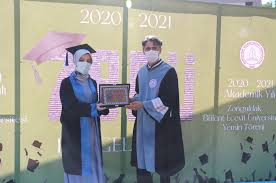 Zonguldak bülent ecevit üniversitesi konumu için tıklayınız. Zonguldak Bulent Ecevit Universitesi Tip Fakultesi 2020 2021 Egitim Ogretim Yili Acil Servis Stajinda Yilin En Basarili Intern Doktor Odulune Dr Beyza Kesecek Layik Goruldu Acil Tip Uzmanlari Dernegi Atuder