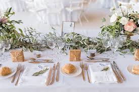 Un mariage sous les étoiles féerie d'un soir en provence Notre Mariage En Provence Dans La Lavande La Valise A Fleurs