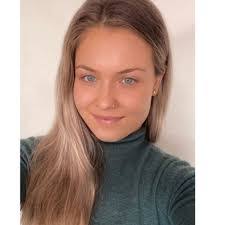 Caitlin Welsh's Instagram, Twitter & Facebook