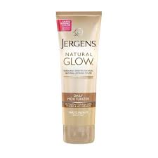 Jergens Natural Glow Daily Moisturizer Makes Self Tanning Foolproof Editor Review Allure