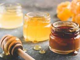 Setelah itu, tambahkan sedikit susu dan jus tomat, kemudian aduk hingga tepung garbanzo ini juga bisa kamu gunakan scrub lho dengan mencampurnya bersama kunyit dan juga air mawar untuk membuat kulitmu nampak cerah. 5 Scrub Alami Untuk Memutihkan Kulit Wajah Tepung Beras Hingga Kopi