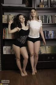 TaoZips Alice & Sarah Bookshelf Picture Set Download