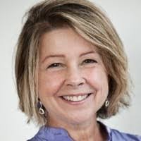 Liza Abbott's Instagram, Twitter & Facebook