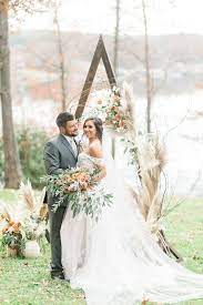 Modern Bohemian Wedding Inspiration At The Pointe At Lake Hickory Lake House Wedding Bohemian Wedding Inspiration Boho Wedding Inspiration