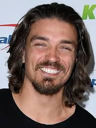 Which one of these guys do you think pulls off the long hair+facial hair  look the best? I vote Noah! : r/thebachelor