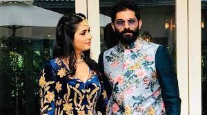 Raj thackeray is the son of shrikant, younger brother of balasaheb thackeray. Mns Chief Raj Thackeray S Son Amit Gets Engaged To Fashion Designer Mitali Borude Mumbai News Hindustan Times