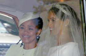 So if you've been wondering who the former suits star's parents are, consider this your primer. Who Are Meghan Markle S Parents Are Her Mum Doria Ragland And Dad Thomas Still Together And Who Are Their Kids