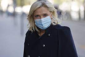 A 48 ans, marine le pen est parvenue à se qualifier pour le second tour de la présidentielle, quinze après son père. Far Right French Politician Le Pen Calls For Nationwide Headscarf Ban Daily Sabah