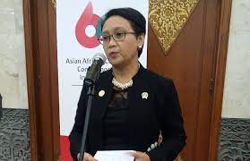 *presiden jokowi kenalkan 7 milenial sebagai staf khusus baru*presiden joko widodo mengenalkan tujuh orang sebagai staf khusus presiden untuk membantunya. Jokowi Terima Menlu Palestina Di Istana Merdeka Okezone Nasional