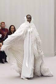 Etat De Reve Heatherchandlermotherteresa Alek Wek At Chanel Chanel Wedding Dress Wedding Dress Couture Chanel Wedding