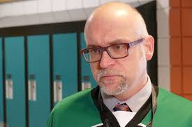 A hug for Humboldt': Winnipeg students don Broncos green and gold as  Manitobans honour crash victims