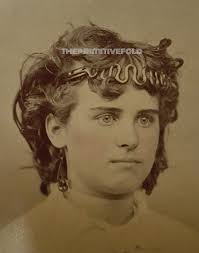 ANTIQUE VICTORIAN BLACK JET UNUSUAL ODDITY HAIR CLIP FASHION WOMAN TINTYPE  PHOTO Photographs