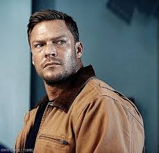 John Luger (JohnLuger12)