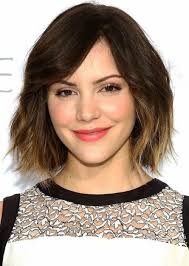 If you have thick hair you should ask your hairstylist to add layering to your look. 41 Radiant Short Hairstyles For Heart Shaped Faces