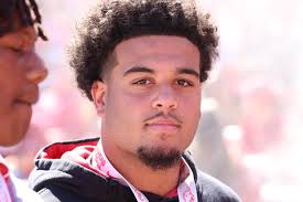 Arkansas' quarterback situation being discussed