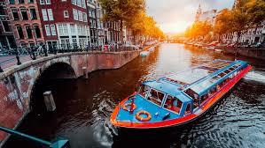 De gemeente amsterdam kent dan 7 stadsdelen en het stadsgebied weesp. Amsterdam Nightjet