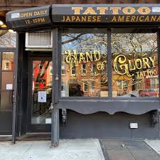 Whether you believe in the powers or not you can't deny that a hand of glory makes for a cool tattoo. Hand Of Glory Tattoo South Slope 11 Tipps