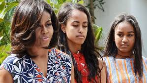 Michelle Obama Reveals Pushback Her Daughters Gave About Making Their Beds In The White House In 2020 Malia And Sasha Obama Daughter Michelle Obama