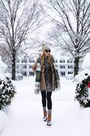 How To Style Duck Boots For Winter Click Through To See More Pictures From Vermont Duck Winter Outfits Women Snow Outfits For Women Winter Fashion Outfits