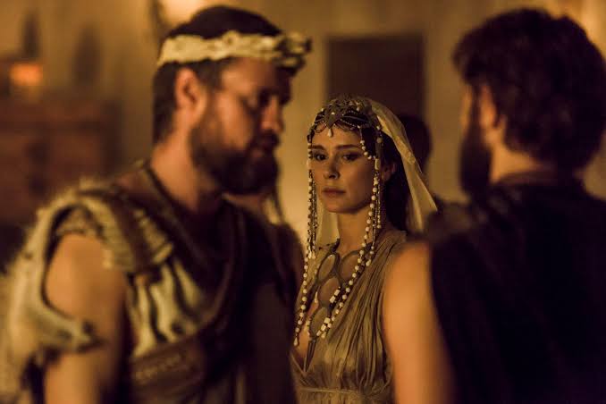 Troy: Fall of a City Review: Netflix Version of Helen and Paris Drags