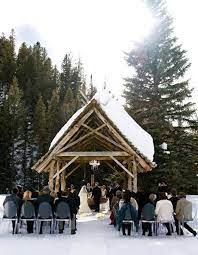 10 Destination Wedding Venues For Couples Who Love Winter Destination Wedding Venues Colorado Wedding Venues Dunton Hot Springs
