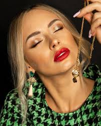 30,372 Beautiful Eyes Gold Stock Photos