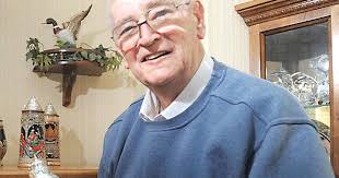 Former mayor Pfuhl dies