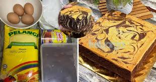 Tak semua orang minat pada kek coklat dan kek keju saja, bukan? Kek Marble Moist Gebu Guna 5 Bahan Je Nak Kukus Bakar Atau Guna Periuk Nasi Pun Boleh Mudah Jimat Keluarga