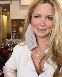 Lola Lou's Instagram, Twitter & Facebook