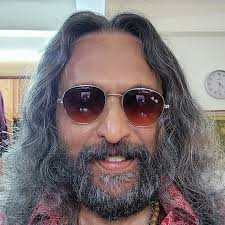 Shall be playing a guitarist from 1970.(One of the looks tried.).  @arthurbabuantony