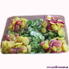 Kartoffelsalat Mit Gurke Und Roten Zwiebeln Rezept Mit Bild Rezept Kartoffelsalat Mit Gurke Kartoffelsalat Salat
