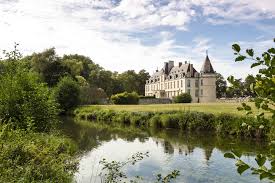 La collection inestimable fait du château de chantilly le deuxième musée français de peintures anciennes après le louvre. Selection De Trois Hotels Spa En Ile De France Les Collectionneurs