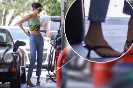 Kendall Jenner Pumps Gas In 340 High Heeled Flip Flops