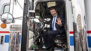 Maybe you would like to learn more about one of these? Za Volici Na Kolech Strany Naskakuji Na Tradici Volebnich Autobusu Idnes Cz
