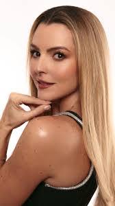 Alexa Regina's Instagram, Twitter & Facebook